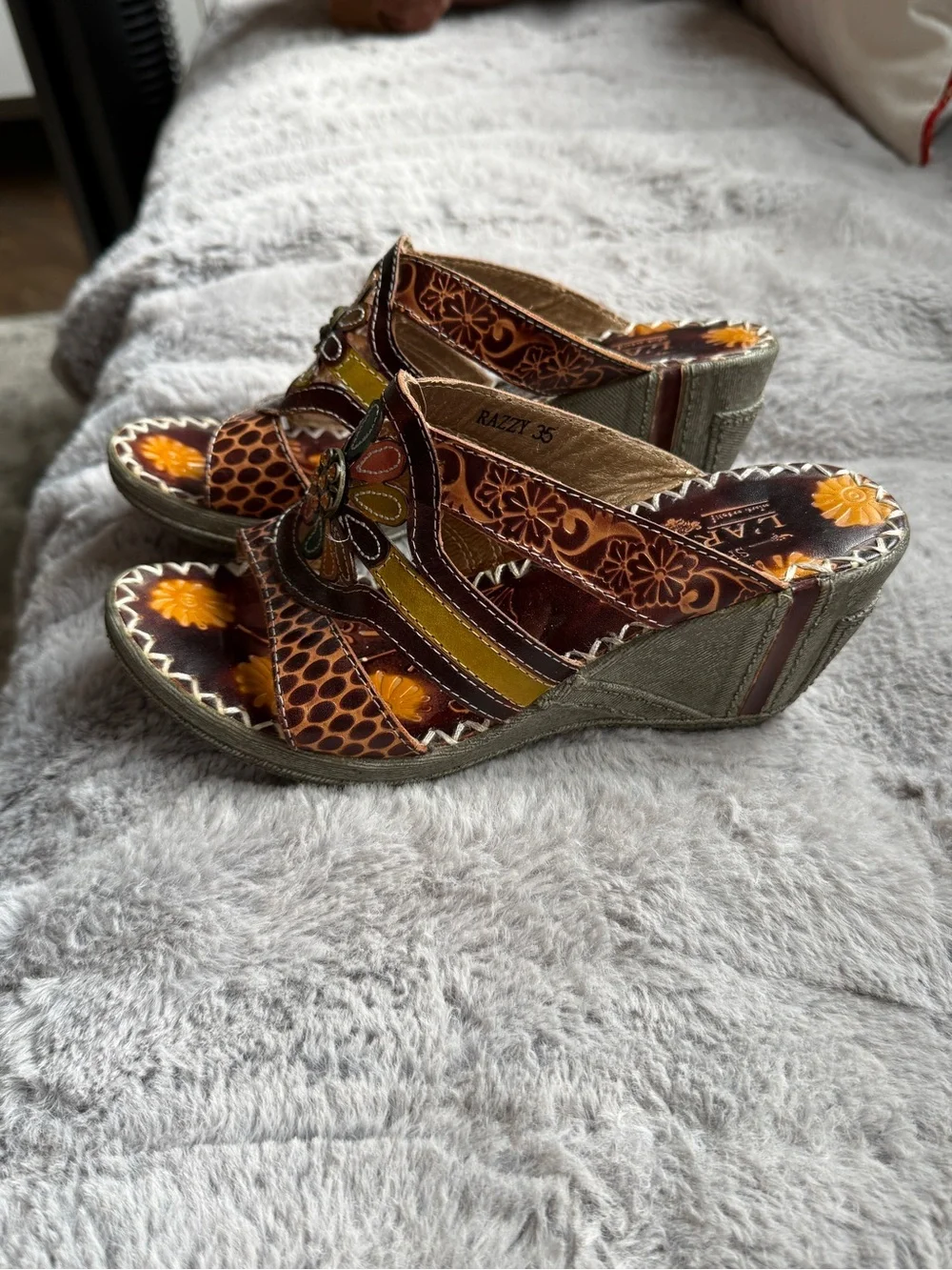 Spring Step L’Artiste Leather Floral Wedge Sandals size 35 “Razzy”
